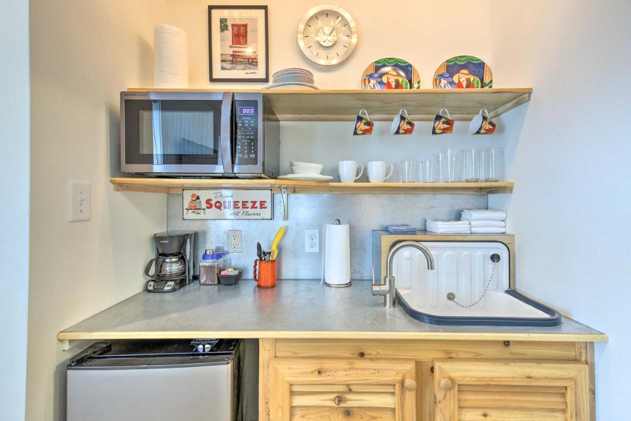 Walk To Beach From Chic Old Town Apartment With Yard Bay St. Louis Bagian luar foto